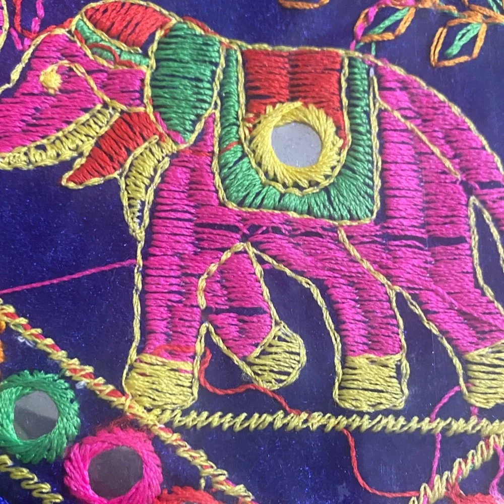 Stunning Bohemian Embroidered Elephant Envelope Clutch/ Crossbody - Picture 2 of 7